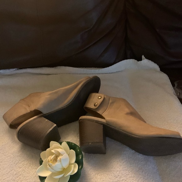 Madden Girl Sandals - Picture 7 of 8